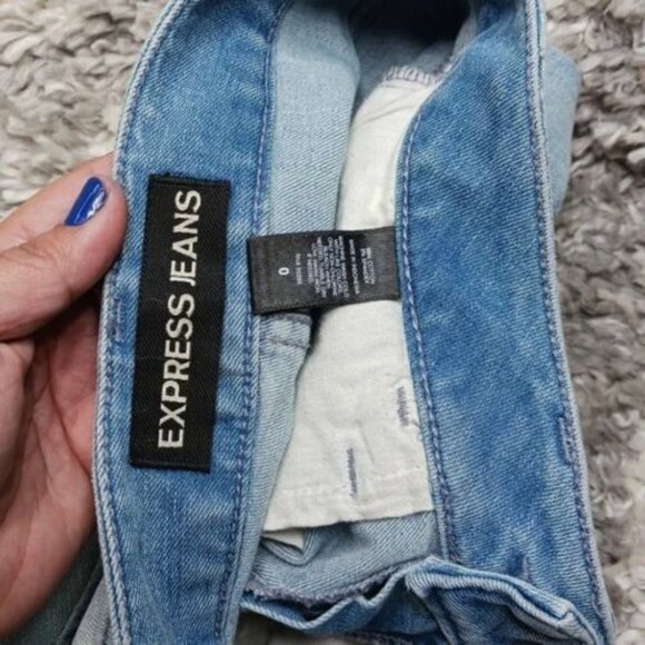 Light Wash Disstressed raw hem EXPRESS JEANS short SHORTS - Picture 3 of 3